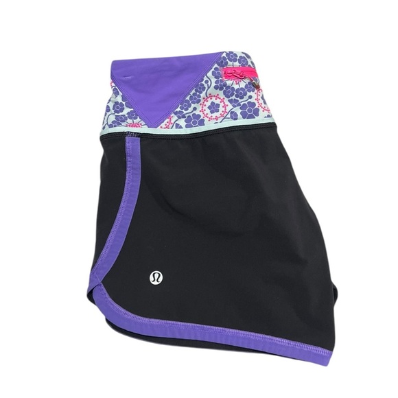 LULULEMON | Groovy Run Short
Black / Quilt Summer13 5 / Power Purple. In Sz 2 - Picture 1 of 6
